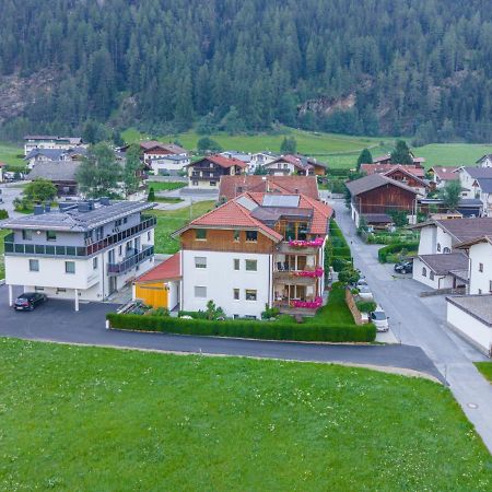 Ferienwohnungen Vier Jahreszeiten Längenfeld Exteriör bild